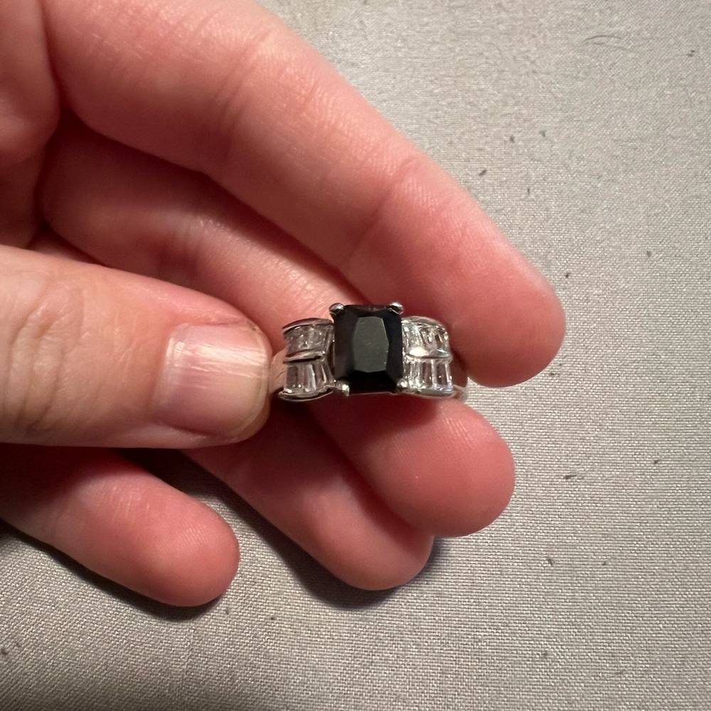 Elegant Black and Silver Women's Ring